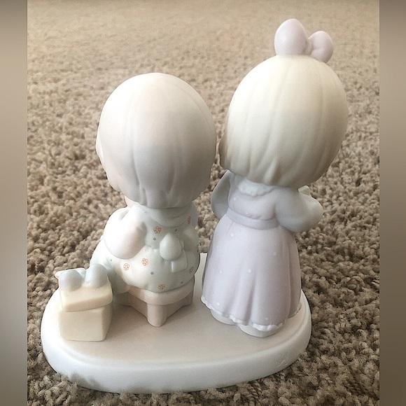 Precious Moments "TO A VERY SPECIAL SISTER" 1993 #528633 Retired & Mint - Picture 4 of 7